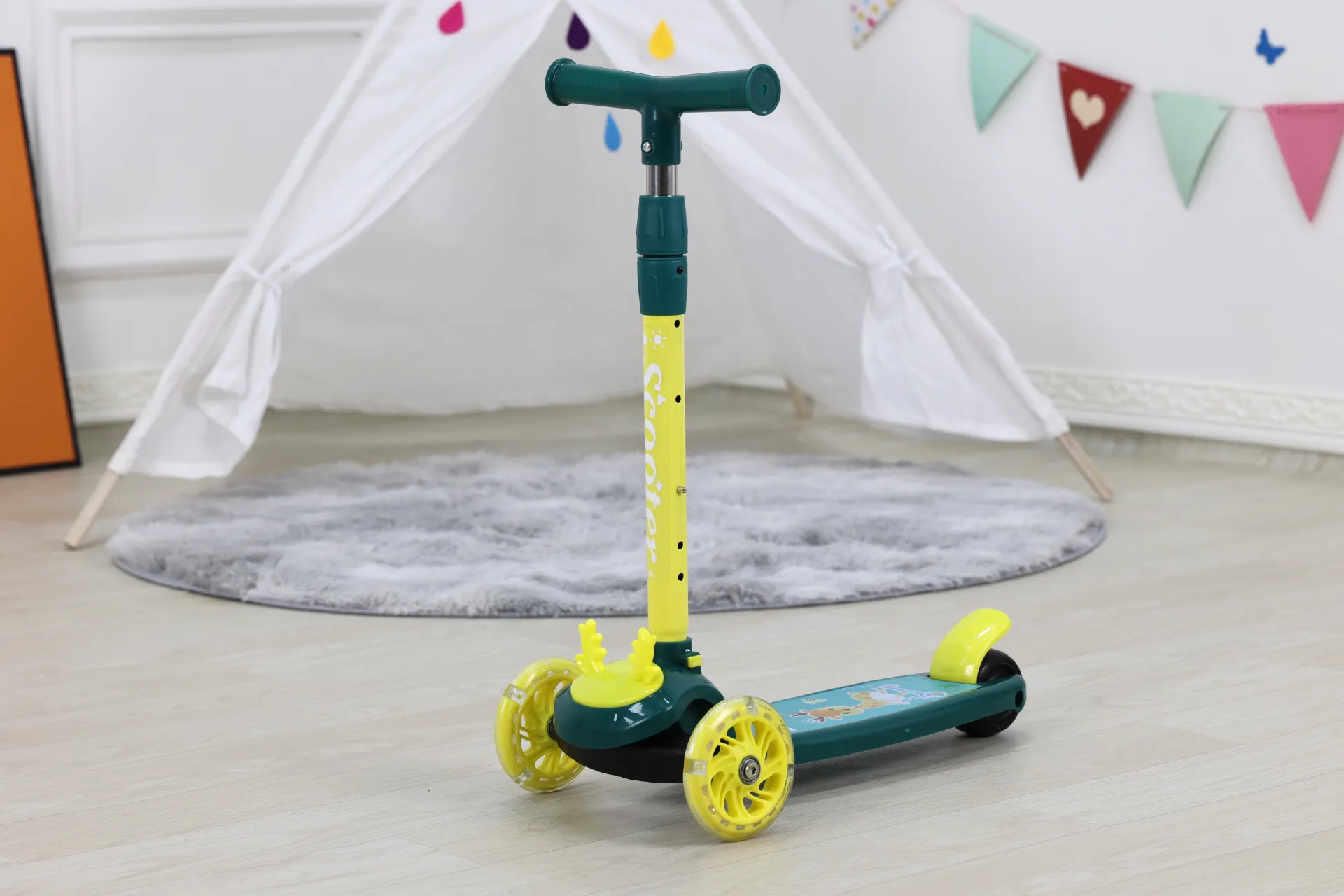 Wholesale Foldable Adjustable Height Kids Design Kick Kids Scooter With 3 Flashing Wheels